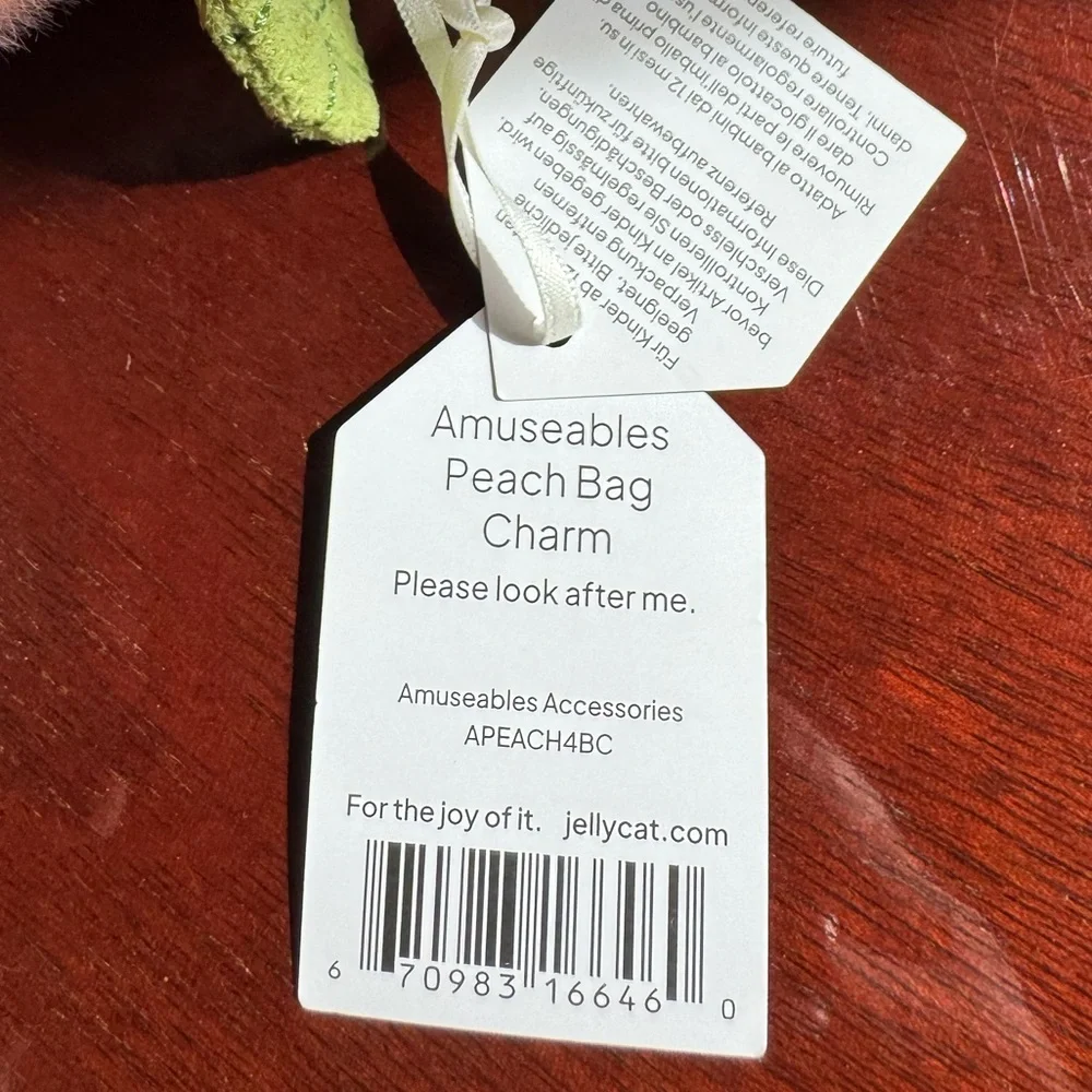 BNWT Jellycat Amuseables Peach Bag Charm - Picture 10 of 10